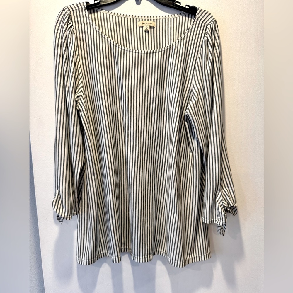 Max Studio Black and White Relaxed 3/4 Sleeve Tunic